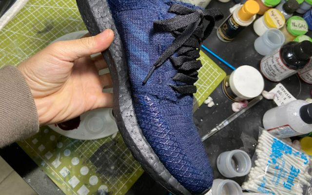 Dịch vụ custom đổi màu cho thân giày